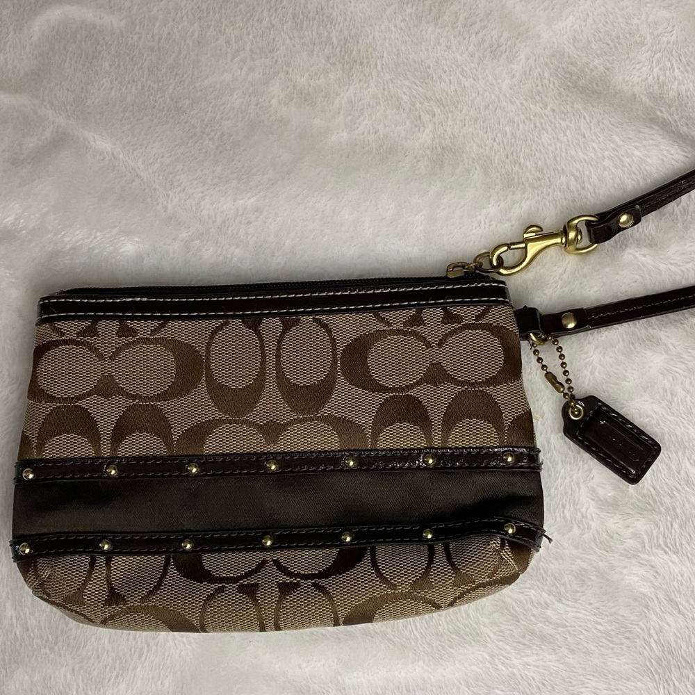 Coach Change Purse, wristlet. Pre owned - Picture 2 of 6